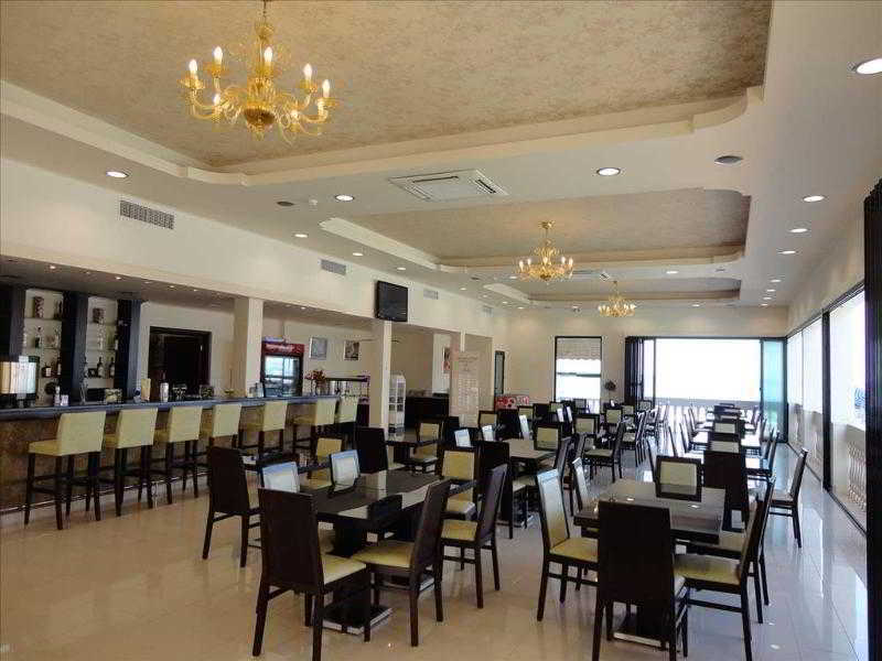 Konstantin Beach Hotel 3*